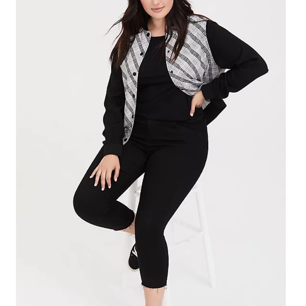 Black Plaid Twill Bomber Jacket - Picture 3 of 6